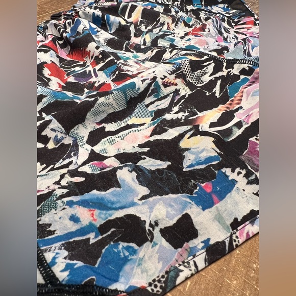 Lululemon Hotty Hot Short Il (Long 4") - Picture 14 of 14